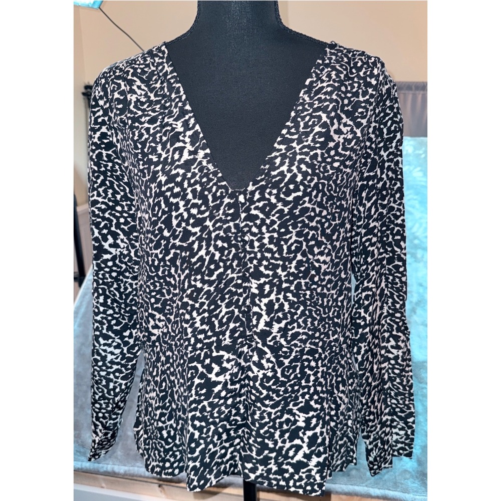 A New Day Blouse Womens XL Black Cream NEW Animal Print V-Neck Button Peplum Top